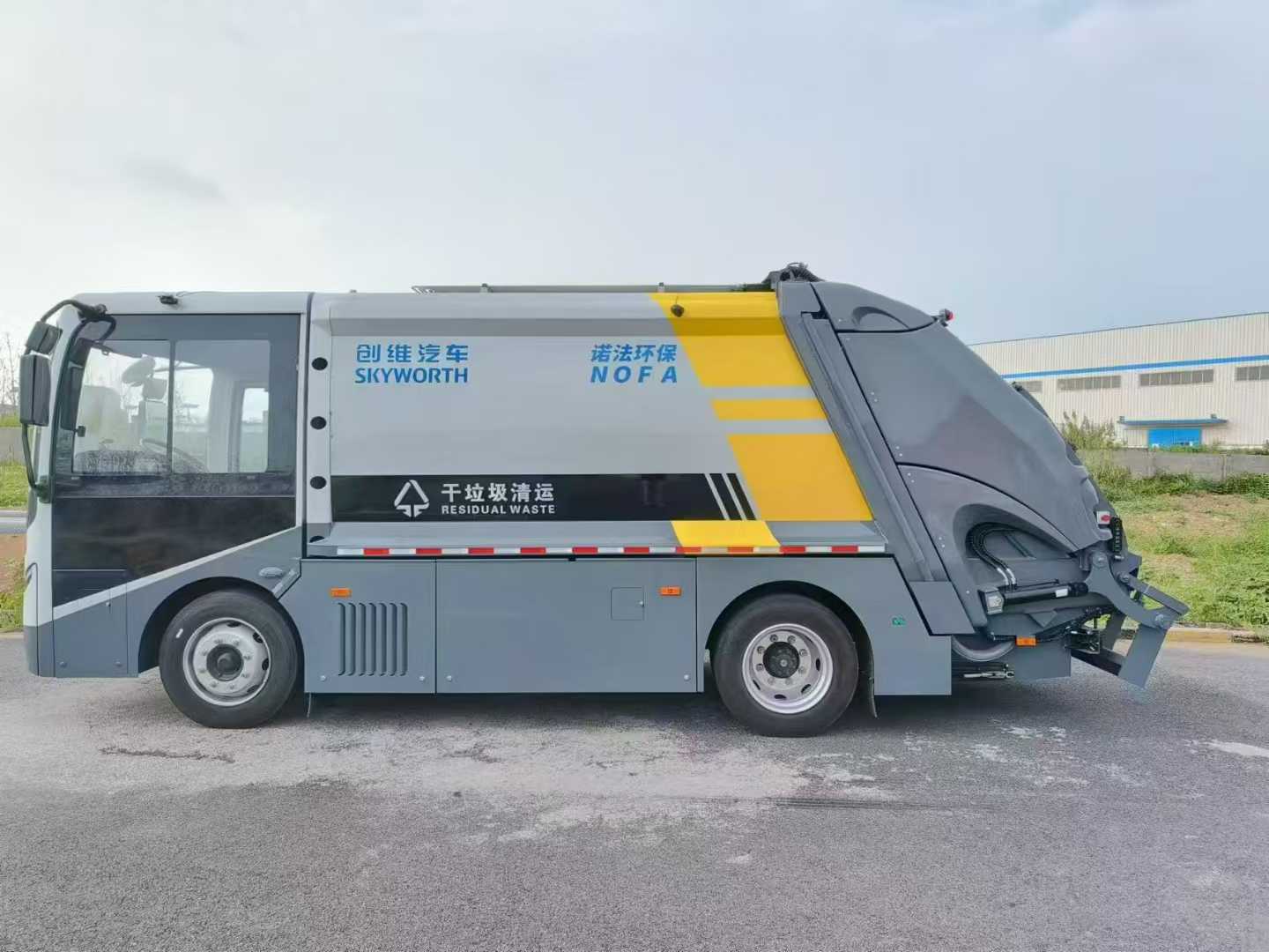 創(chuàng)維18噸純電動(dòng)壓縮式垃圾運(yùn)輸車(chē)圖片5