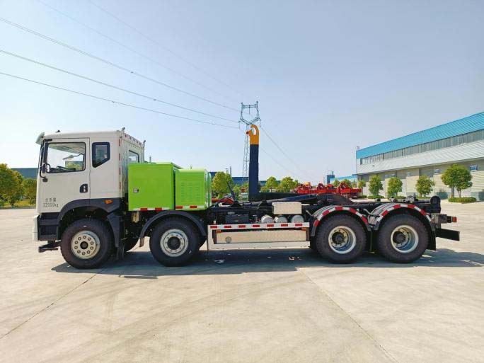 東風(fēng)前四后八純電動 車廂可卸式垃圾車圖片4